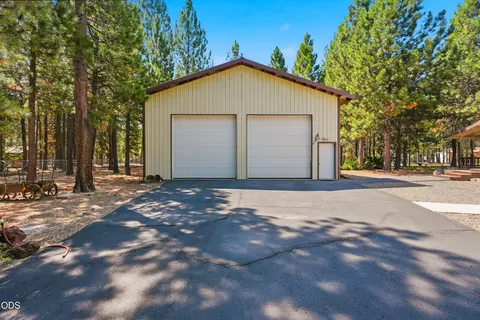 Exterior - 15362 Ponderosa Loop, La Pine, OR 97739 photo 2 of 11