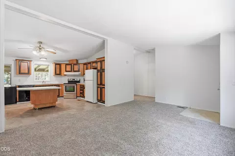 Living - 15362 Ponderosa Loop, La Pine, OR 97739 photo 4 of 4