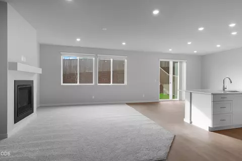 Living - 20667 Town Dr, Bend, OR 97701 photo 2 of 3
