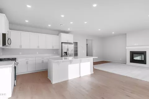 Kitchen - 20667 Town Dr, Bend, OR 97701 photo 3 of 4