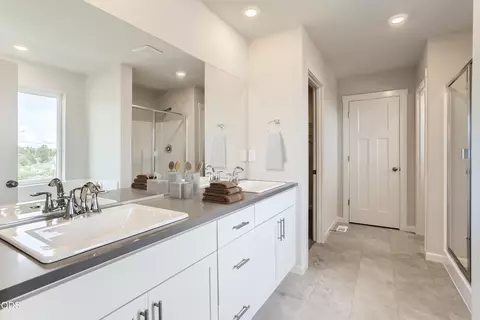 Bath - 20667 Town Dr, Bend, OR 97701 photo 1 of 7