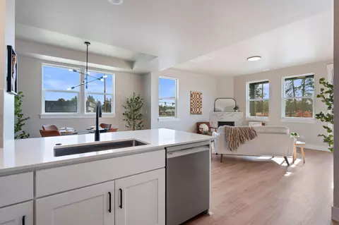 Kitchen - 20552 NEmpire Ave, Bend, OR 97701 photo 3 of 3