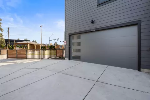 Exterior - 20552 NEmpire Ave, Bend, OR 97701 photo 2 of 3