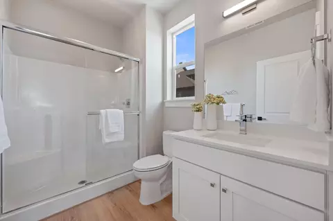 Bath - 20552 NEmpire Ave, Bend, OR 97701 photo 2 of 2