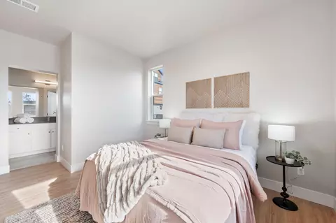 Bedroom - 20552 NEmpire Ave, Bend, OR 97701 photo 2 of 3