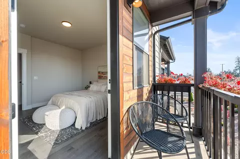 Bedroom - 20556 NEmpire Ave, Bend, OR 97701 photo 1 of 6