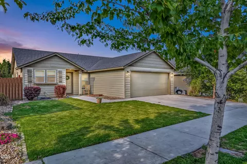 3595 SW Pumice Pl, Redmond, OR 97756