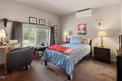 Bedroom - 56038 Black Duck Rd, Bend, OR 97707 photo 3 of 4