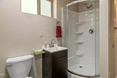 Bath - 56038 Black Duck Rd, Bend, OR 97707 photo 1 of 3