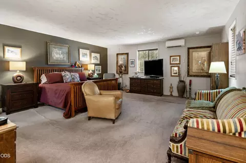 Bedroom - 56038 Black Duck Rd, Bend, OR 97707 photo 1 of 4