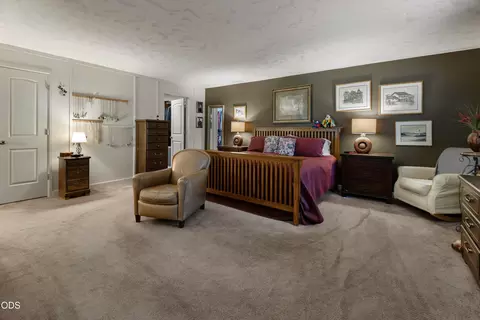 Bedroom - 56038 Black Duck Rd, Bend, OR 97707 photo 2 of 4