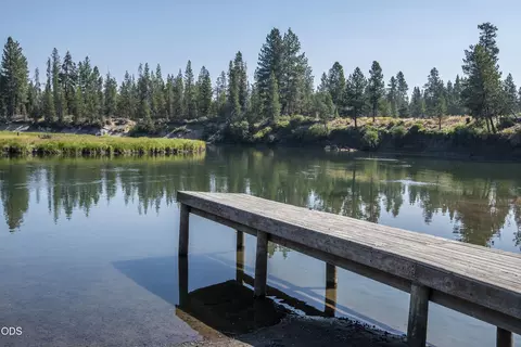 View/Area - 56038 Black Duck Rd, Bend, OR 97707 photo 2 of 2