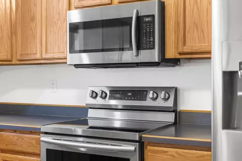 Kitchen - 16046 Dyke Rd, La Pine, OR 97739 photo 3 of 3