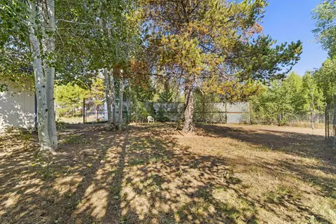 Exterior - 16046 Dyke Rd, La Pine, OR 97739 photo 7 of 14
