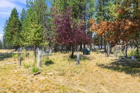 Exterior - 145111 Lanewood Dr, La Pine, OR 97739 photo 8 of 12