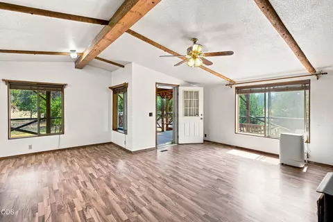 Living - 145111 Lanewood Dr, La Pine, OR 97739 photo 2 of 2