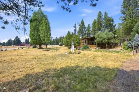 Exterior - 145111 Lanewood Dr, La Pine, OR 97739 photo 11 of 12