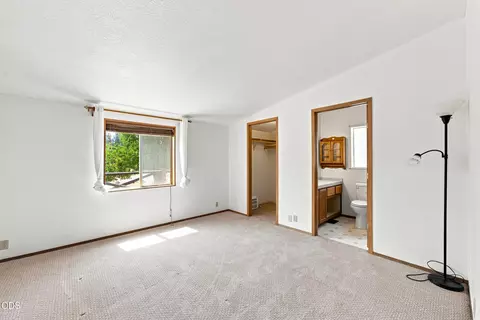 Bedroom - 145111 Lanewood Dr, La Pine, OR 97739 photo 1 of 4