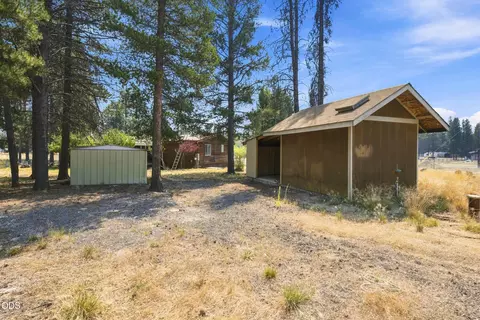 Exterior - 145111 Lanewood Dr, La Pine, OR 97739 photo 7 of 12