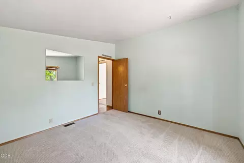 Bedroom - 145111 Lanewood Dr, La Pine, OR 97739 photo 4 of 4