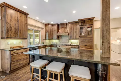 Kitchen - 61524 Tam Mcarthur Loop, Bend, OR 97702 photo 2 of 4