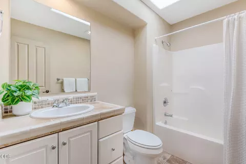 Bath - 61524 Tam Mcarthur Loop, Bend, OR 97702 photo 4 of 4