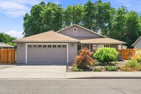 Exterior - 468 Westminster Dr, Eagle Point, OR 97524 photo 11 of 11
