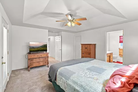 Bedroom - 468 Westminster Dr, Eagle Point, OR 97524 photo 2 of 4