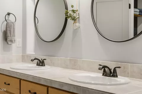 Bath - 15375 Ponderosa Loop, La Pine, OR 97739 photo 3 of 4