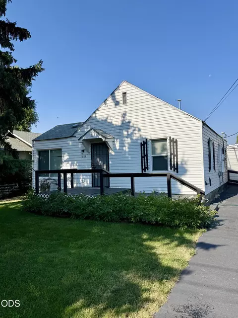 1808 Summers Ln, Klamath Falls, OR 97603