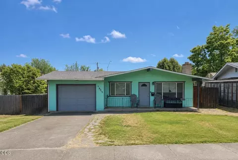 1405 Oleander St, Medford, OR 97504