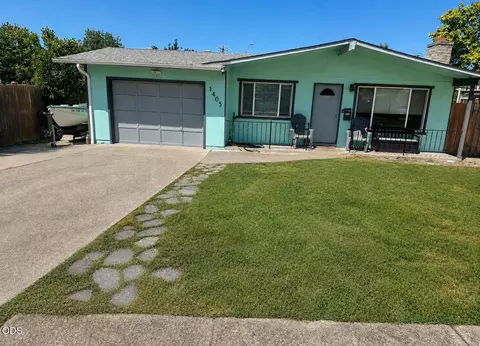 1405 Oleander St, Medford, OR 97504