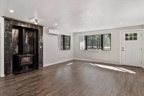 Living - 15810 Green Forest Rd, La Pine, OR 97739 photo 5 of 5