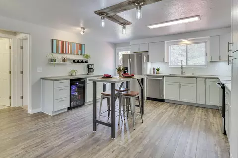 Kitchen - 15810 Green Forest Rd, La Pine, OR 97739 photo 3 of 5