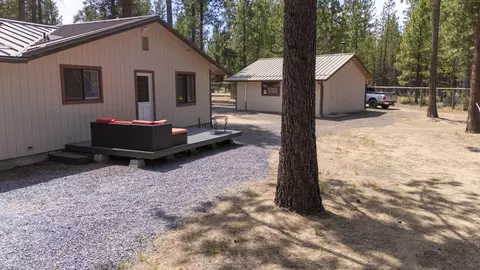 Exterior - 15810 Green Forest Rd, La Pine, OR 97739 photo 7 of 10