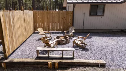 Exterior - 15810 Green Forest Rd, La Pine, OR 97739 photo 6 of 10