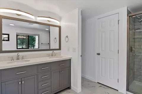 Bath - 15810 Green Forest Rd, La Pine, OR 97739 photo 2 of 3