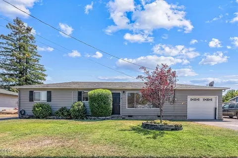 1730 Roberts Rd, Medford, OR 97504