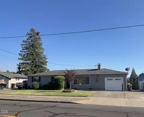 1730 Roberts Rd, Medford, OR 97504
