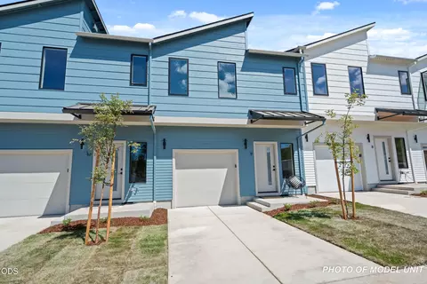 2032 Sunset Dr #7, Medford, OR 97501