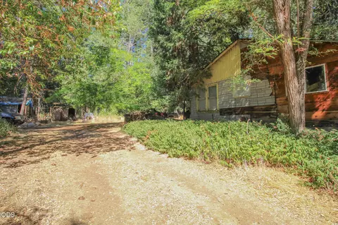 17516 Redwood Hwy, Selma, OR 97538