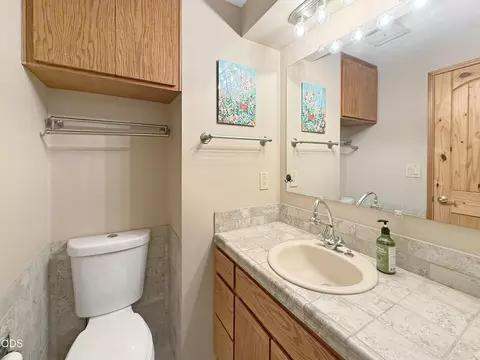 Bath - 2640 NE 8th St, Bend, OR 97701 photo 2 of 3