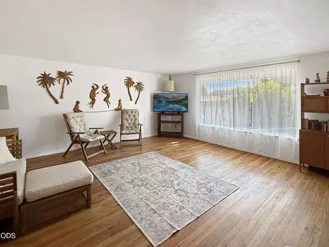 Living - 2640 NE 8th St, Bend, OR 97701 photo 3 of 8