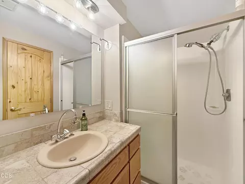 Bath - 2640 NE 8th St, Bend, OR 97701 photo 3 of 3