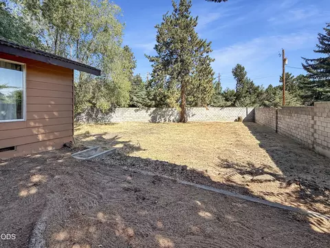 Exterior - 2640 NE 8th St, Bend, OR 97701 photo 2 of 6