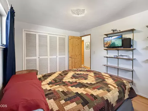 Bedroom - 2640 NE 8th St, Bend, OR 97701 photo 3 of 5