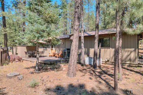 Exterior - 57077 Fox Ln, Sunriver, OR 97707 photo 3 of 8