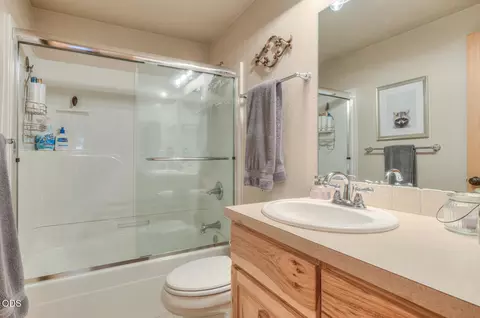 Bath - 57077 Fox Ln, Sunriver, OR 97707 photo 1 of 2