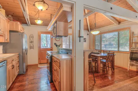 Kitchen - 57077 Fox Ln, Sunriver, OR 97707 photo 1 of 3