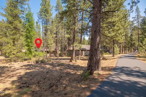 Exterior - 57077 Fox Ln, Sunriver, OR 97707 photo 6 of 8